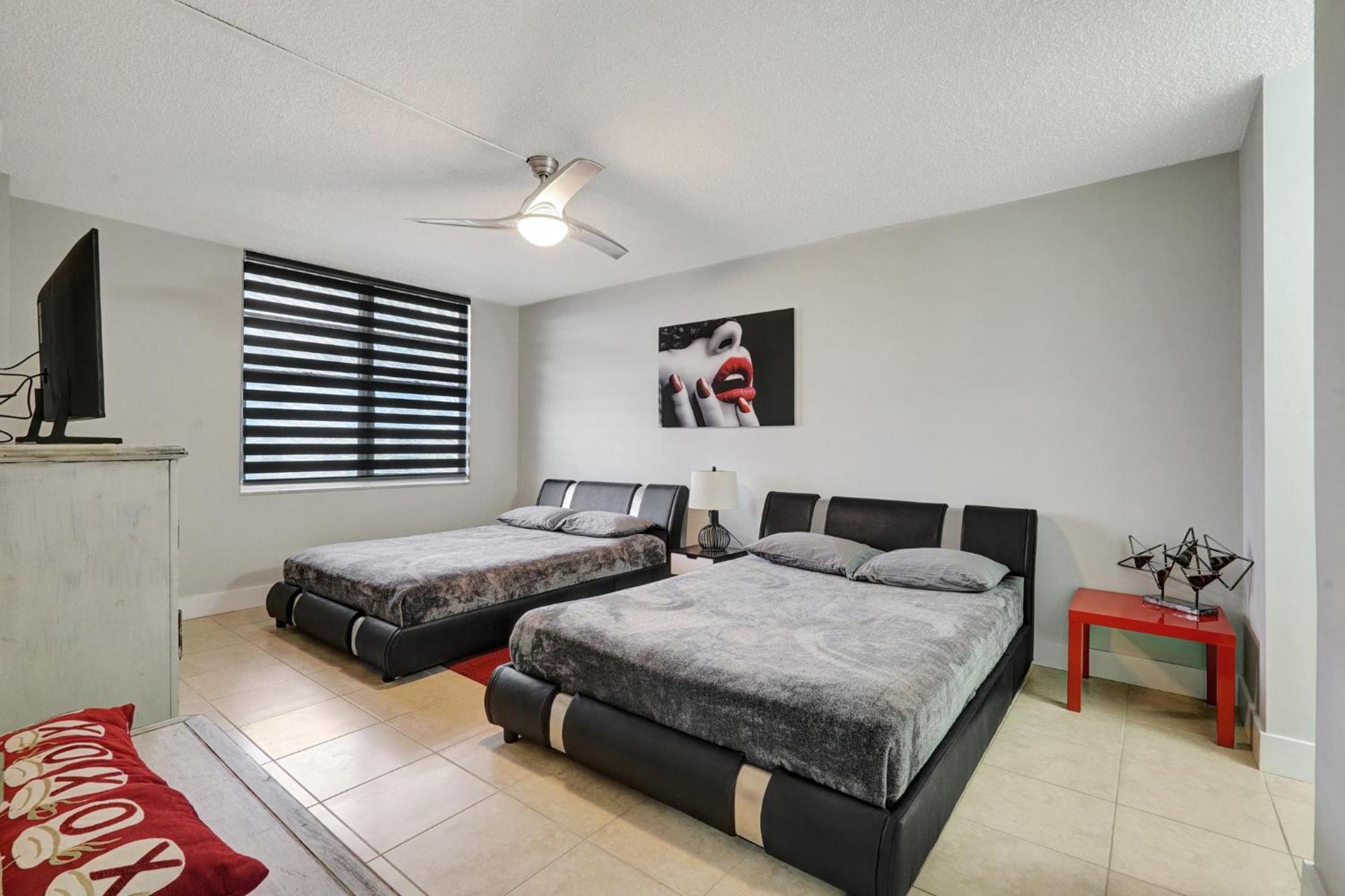 Flip Flop Paradise In Hollywood Florida Kültér fotó